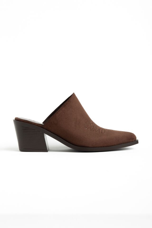 Kahve Süet Nakışlı Trok Detay Terlik 7550